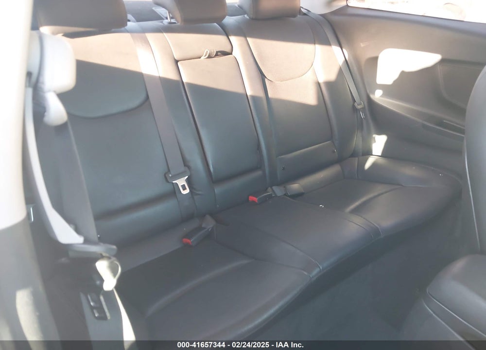 2014 HYUNDAI ELANTRA VIN: KMHDH6AH6EU024011