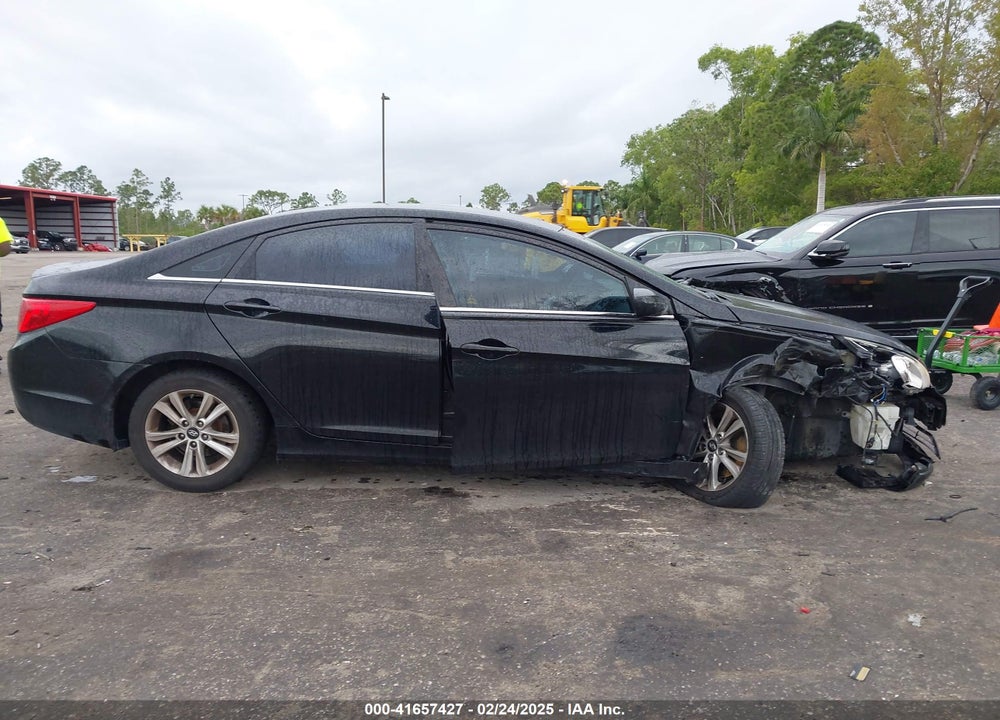 2013 HYUNDAI SONATA VIN: 5NPEB4AC1DH688664