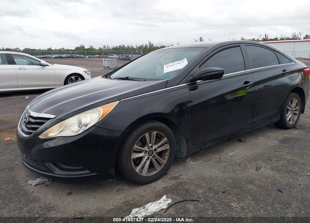 2013 HYUNDAI SONATA VIN: 5NPEB4AC1DH688664