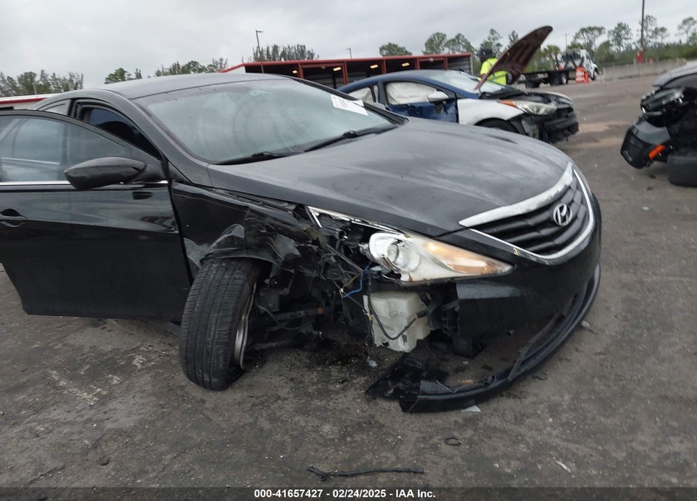 2013 HYUNDAI SONATA VIN: 5NPEB4AC1DH688664