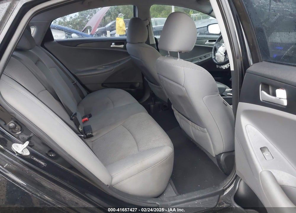 2013 HYUNDAI SONATA VIN: 5NPEB4AC1DH688664