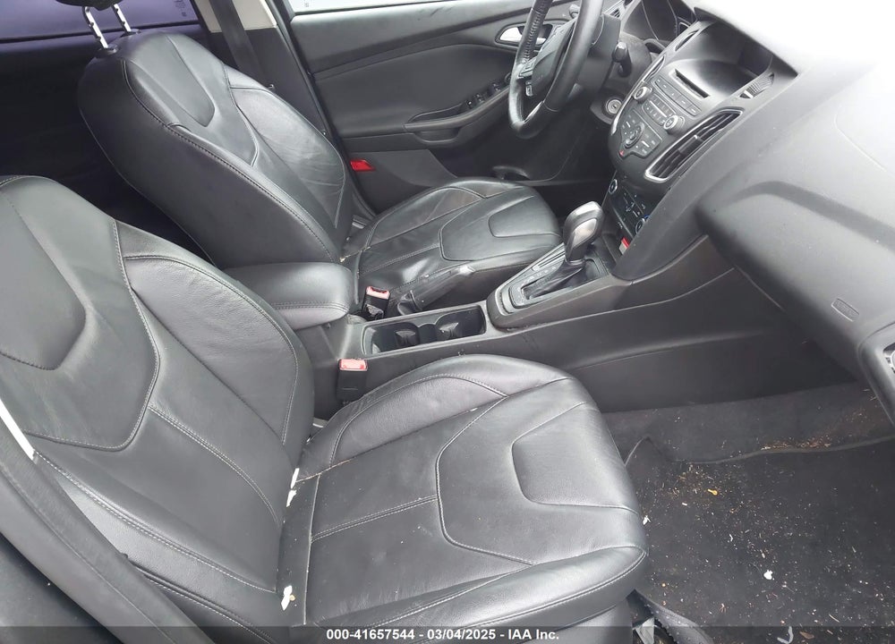 2016 FORD FOCUS VIN: 1FADP3F24GL406031
