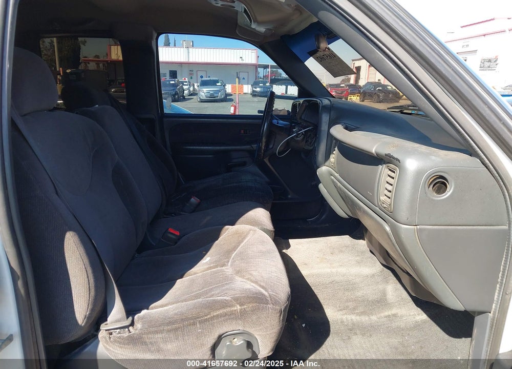 2000 GMC SIERRA 1500 VIN: 1GTEC19T7YZ241853