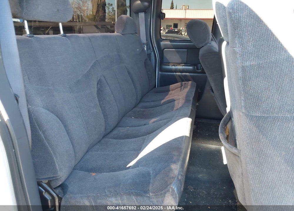 2000 GMC SIERRA 1500 VIN: 1GTEC19T7YZ241853