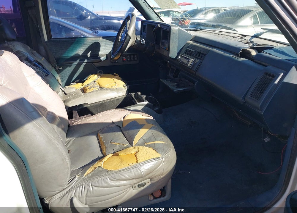 1994 CHEVROLET GMT-400 C1500 VIN: 2GCEC19K4R1105150