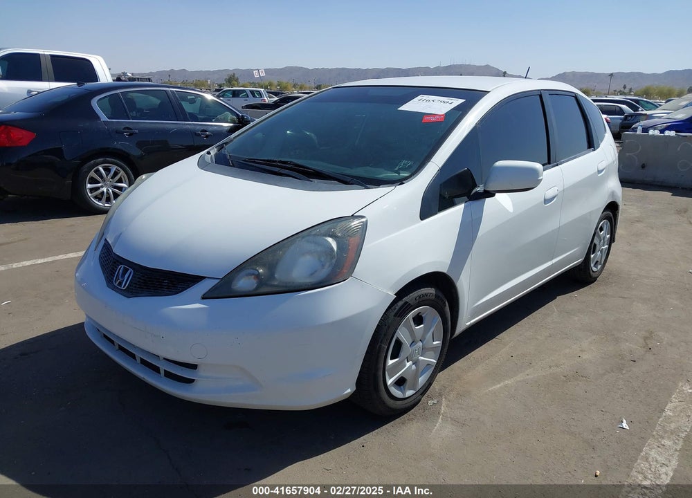 2013 HONDA FIT VIN: JHMGE8H34DC065367