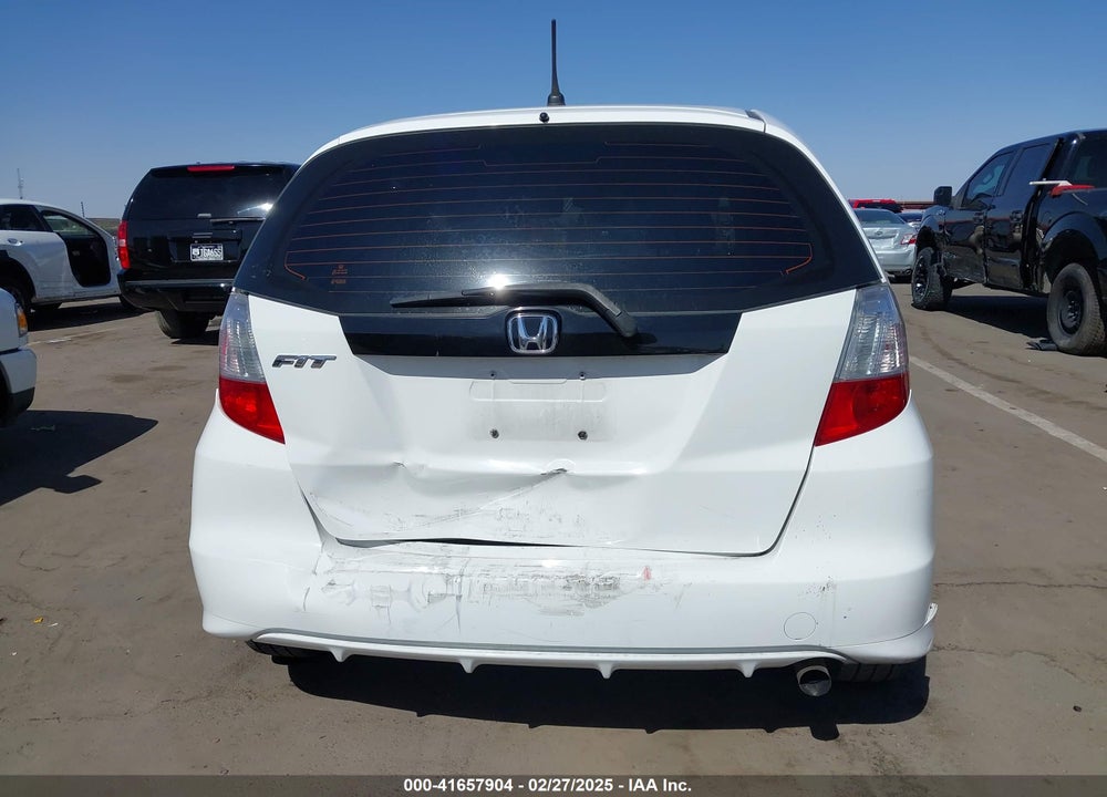 2013 HONDA FIT VIN: JHMGE8H34DC065367