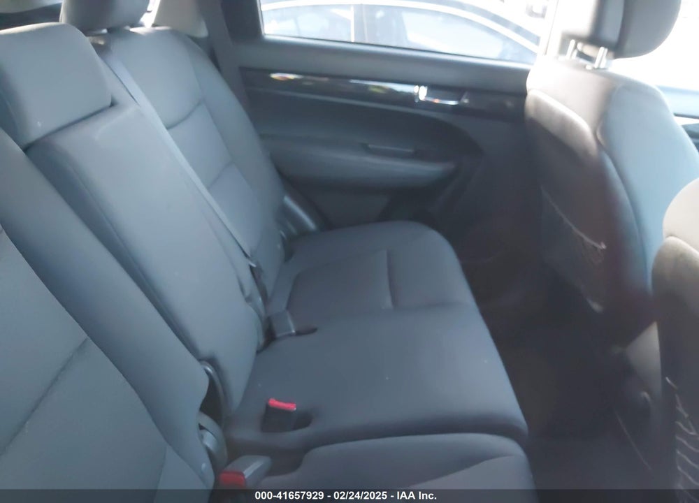 2013 KIA SORENTO LX VIN: 5XYKT3A13DG407271