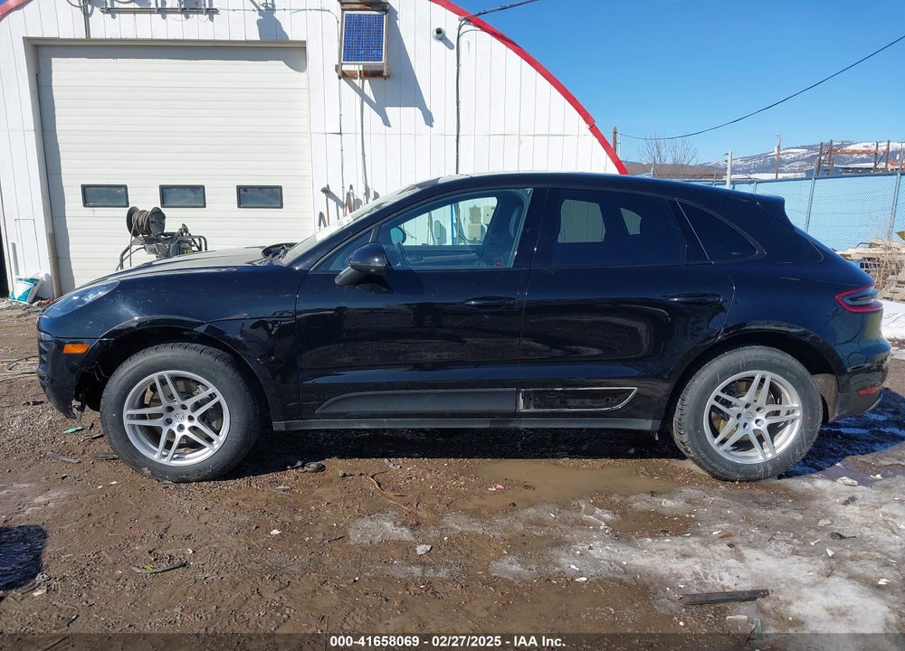 2017 PORSCHE MACAN VIN: WP1AA2A59HLB04390