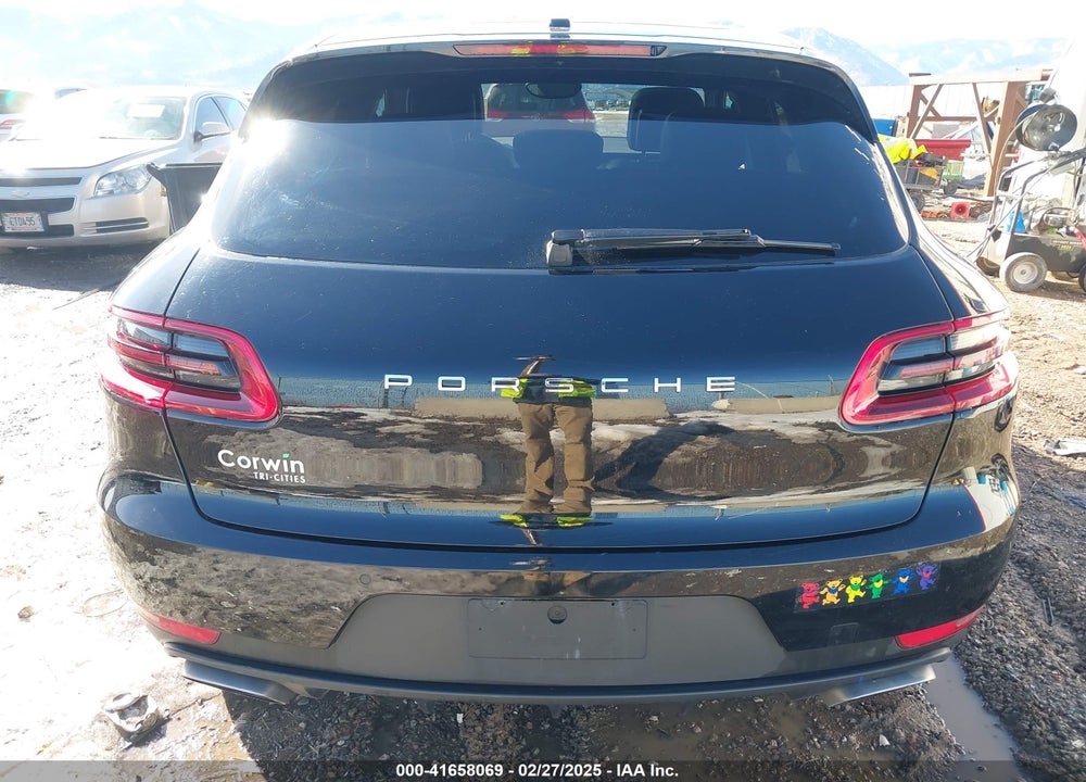 2017 PORSCHE MACAN VIN: WP1AA2A59HLB04390