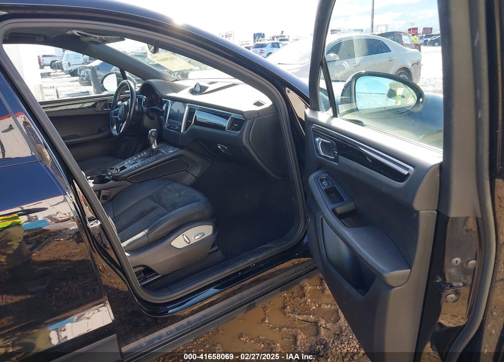 2017 PORSCHE MACAN VIN: WP1AA2A59HLB04390