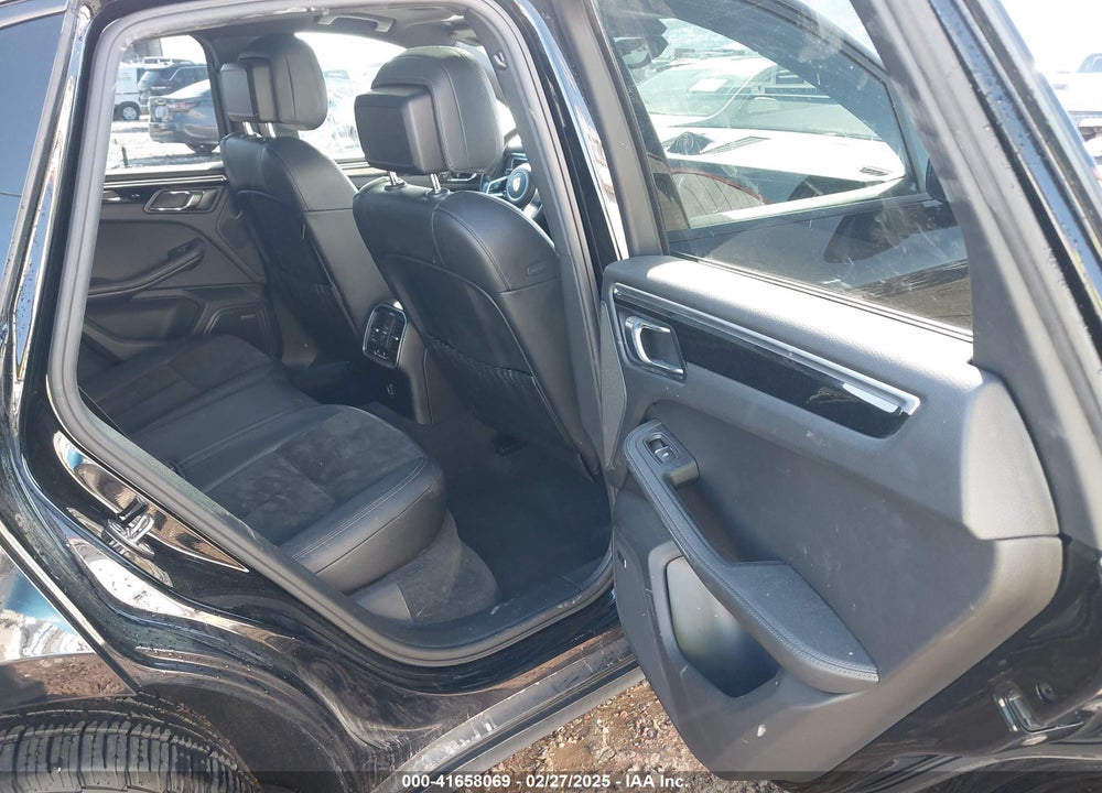 2017 PORSCHE MACAN VIN: WP1AA2A59HLB04390
