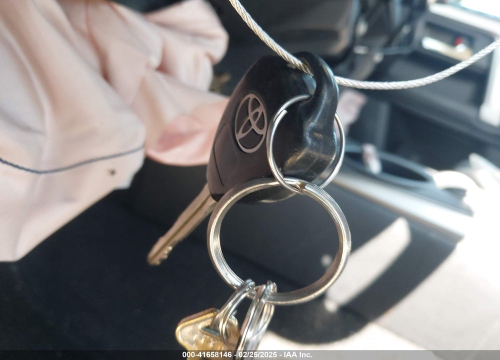 2015 TOYOTA 4RUNNER VIN: JTEZU5JR5F5085768
