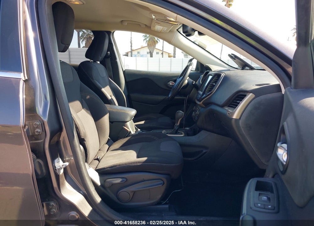 2015 JEEP CHEROKEE LATITUDE VIN: 1C4PJMCS8FW667923