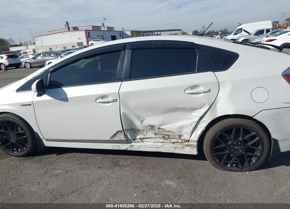 2015 TOYOTA PRIUS VIN: JTDKN3DU5F0395052