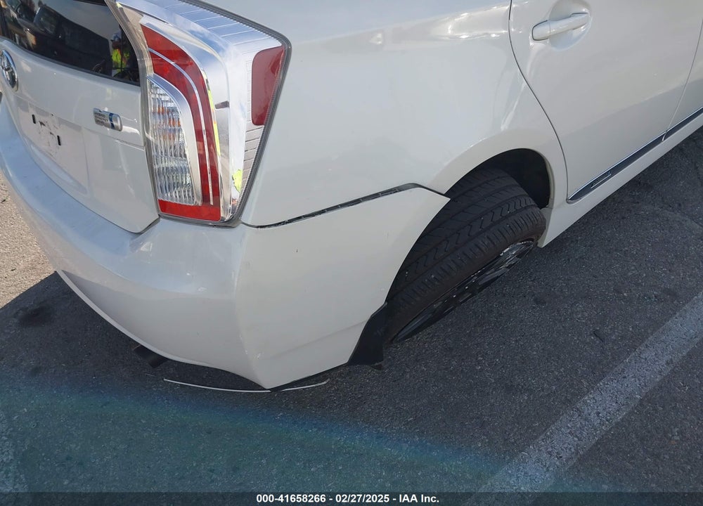 2015 TOYOTA PRIUS VIN: JTDKN3DU5F0395052