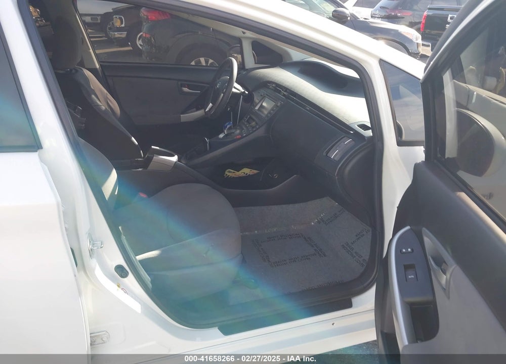 2015 TOYOTA PRIUS VIN: JTDKN3DU5F0395052