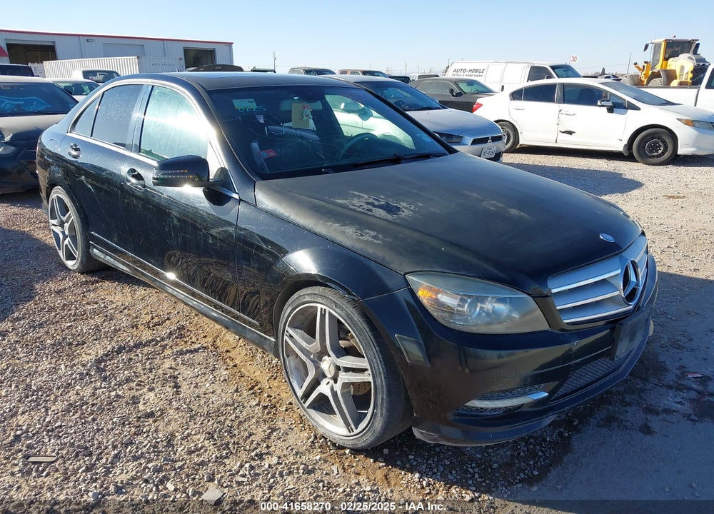 2011 MERCEDES-BENZ C 300 LUXURY/SPORT VIN: WDDGF5EB4BR136284