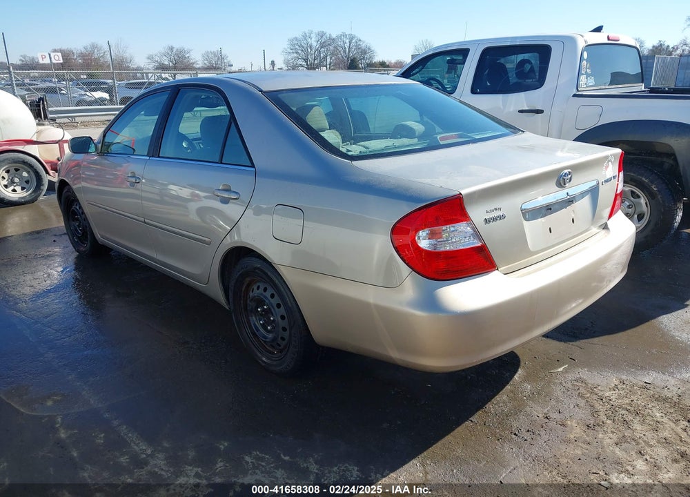 2004 TOYOTA CAMRY XLE VIN: 4T1BE32K14U913497
