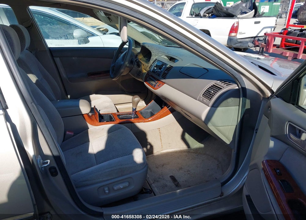 2004 TOYOTA CAMRY XLE VIN: 4T1BE32K14U913497