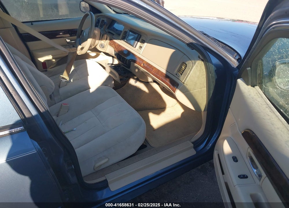 2008 MERCURY GRAND MARQUIS VIN: 2MEFM74V28X627081