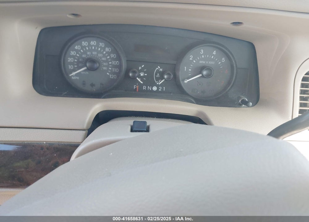2008 MERCURY GRAND MARQUIS VIN: 2MEFM74V28X627081