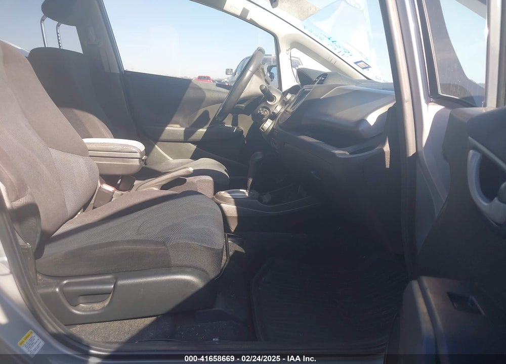 2011 HONDA FIT SPORT VIN: JHMGE8H59BS002382