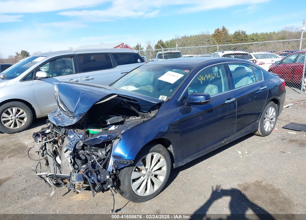 2013 HONDA ACCORD VIN: 1HGCR3F84DA033697