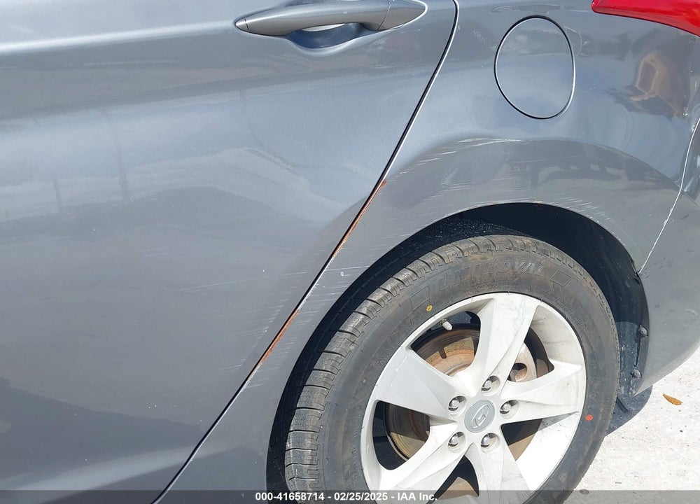 2012 HYUNDAI ELANTRA VIN: 5NPDH4AE3CH077609