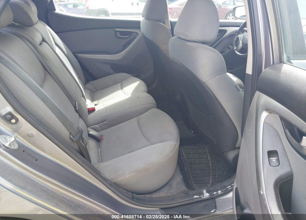 2012 HYUNDAI ELANTRA VIN: 5NPDH4AE3CH077609