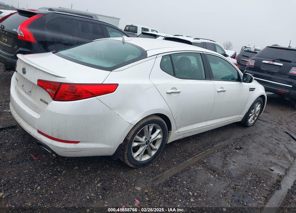 2011 KIA OPTIMA VIN: KNAGN4A75B5076741