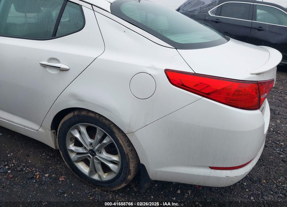2011 KIA OPTIMA VIN: KNAGN4A75B5076741