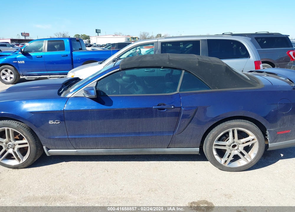 2011 FORD MUSTANG GT PREMIUM VIN: 1ZVBP8FF0B5137425