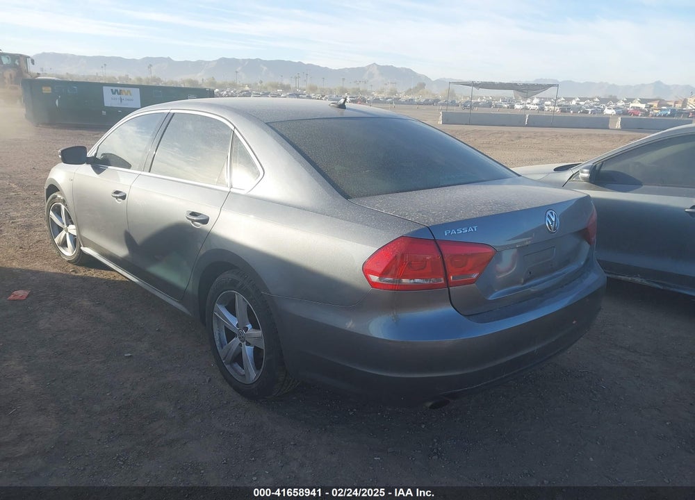 2015 VOLKSWAGEN PASSAT VIN: 1VWAT7A38FC117925