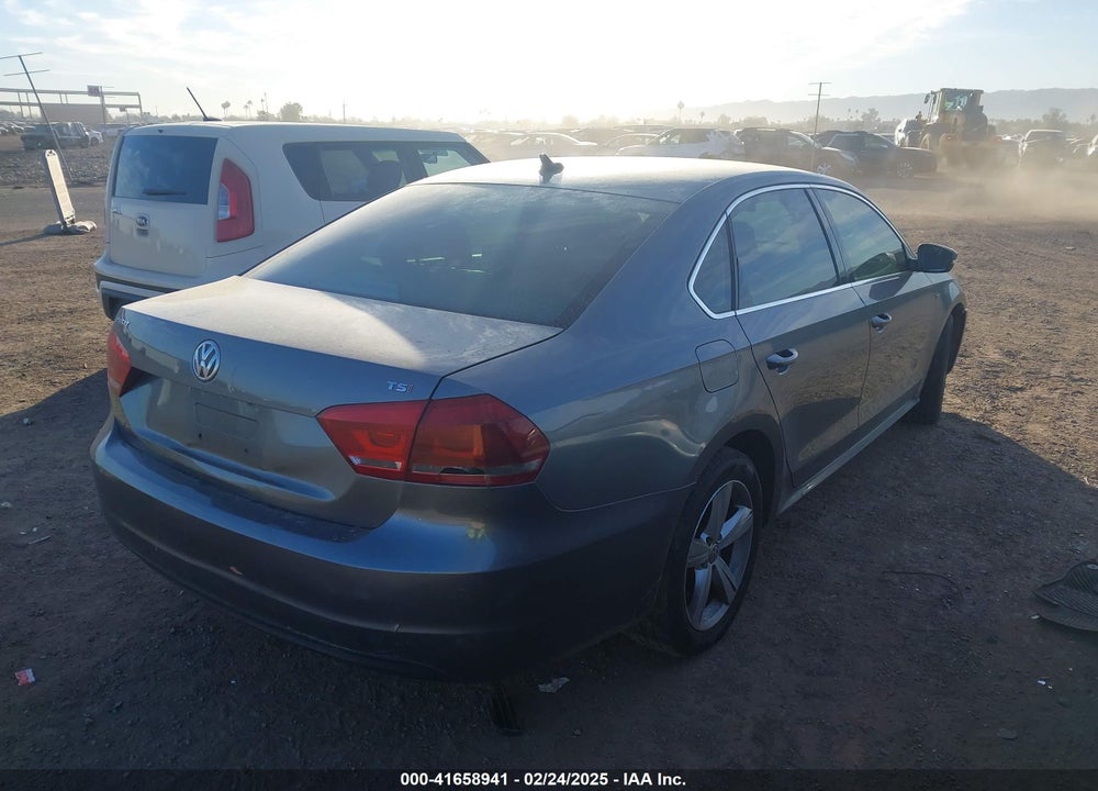 2015 VOLKSWAGEN PASSAT VIN: 1VWAT7A38FC117925