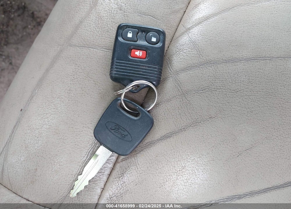 2000 FORD EXPLORER XLT VIN: 1FMZU73E6YZB45770