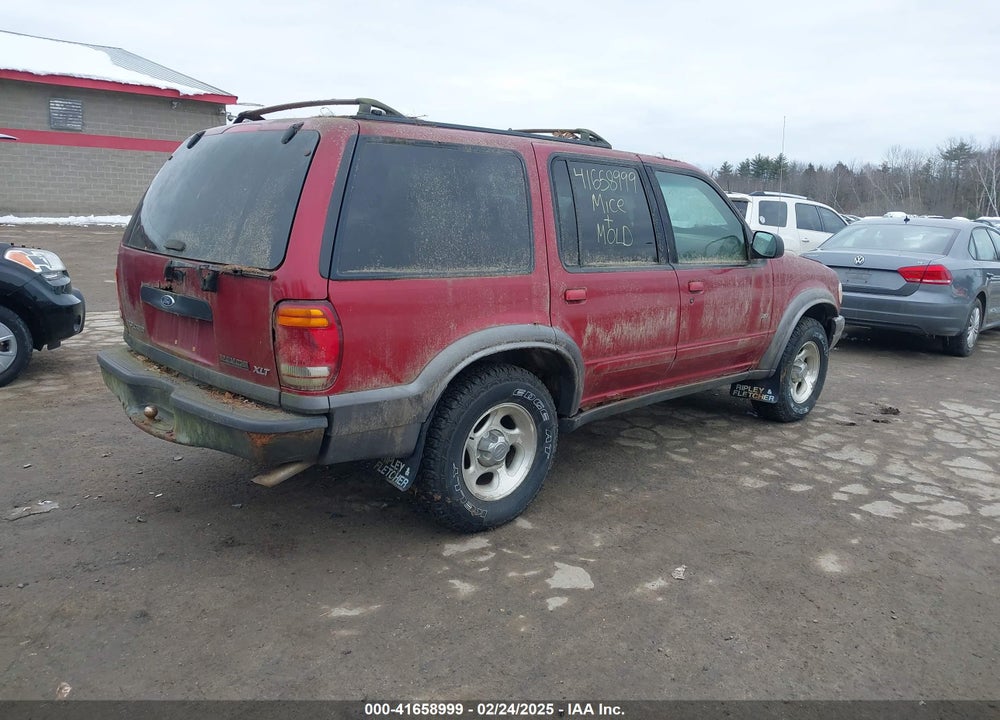 2000 FORD EXPLORER XLT VIN: 1FMZU73E6YZB45770