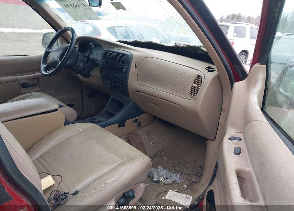 2000 FORD EXPLORER XLT VIN: 1FMZU73E6YZB45770