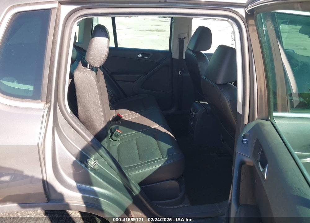 2012 VOLKSWAGEN TIGUAN SE VIN: WVGBV7AX5CW005643