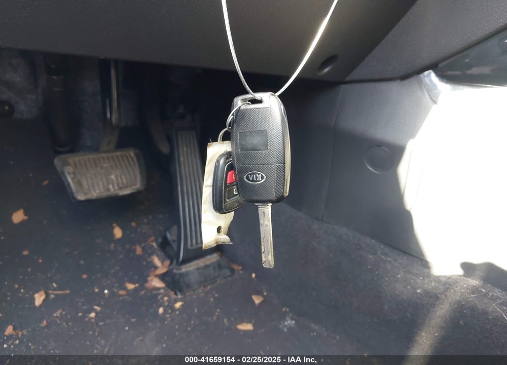 2014 KIA SORENTO VIN: 5XYKT3A62EG544733