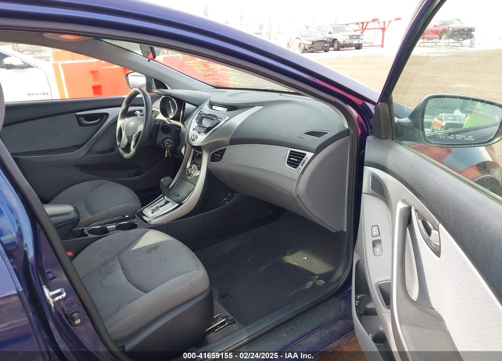 2012 HYUNDAI ELANTRA VIN: 5NPDH4AE7CH086216
