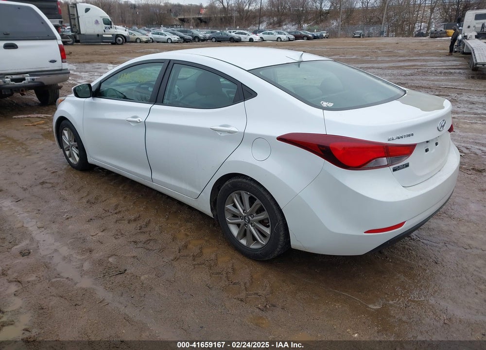 2015 HYUNDAI ELANTRA VIN: 5NPDH4AE6FH558460