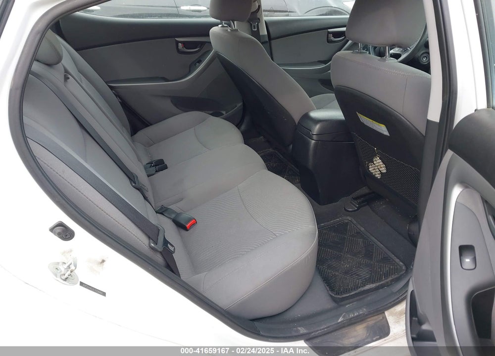 2015 HYUNDAI ELANTRA VIN: 5NPDH4AE6FH558460