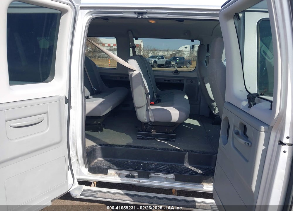 2010 FORD E-350 SUPER DUTY XL/XLT VIN: 1FBNE3BL8ADA65211