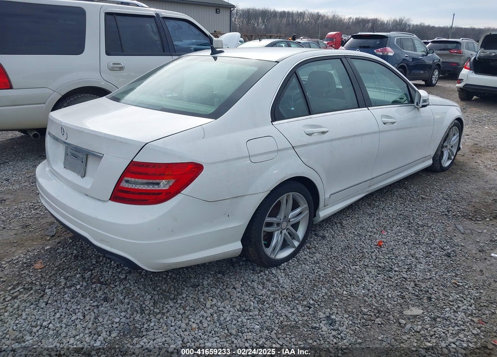 2013 MERCEDES-BENZ C 300 VIN: WDDGF8AB0DA785654