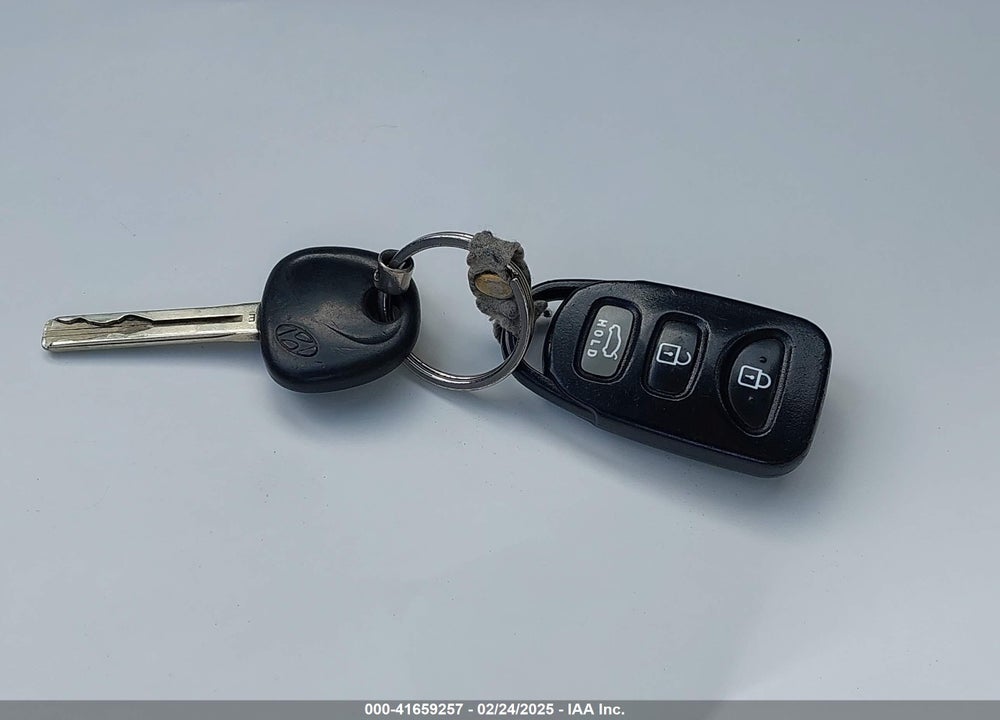 2011 HYUNDAI SONATA VIN: 5NPEB4AC2BH013872