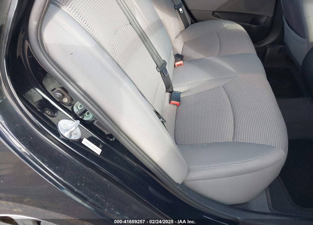 2011 HYUNDAI SONATA VIN: 5NPEB4AC2BH013872