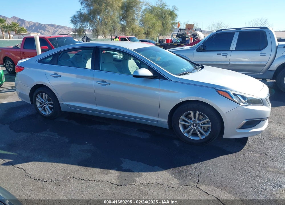 2017 HYUNDAI SONATA VIN: 5NPE24AF0HH454418