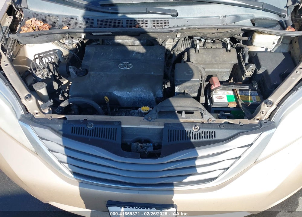2011 TOYOTA SIENNA VIN: 5TDYK3DC4BS117034