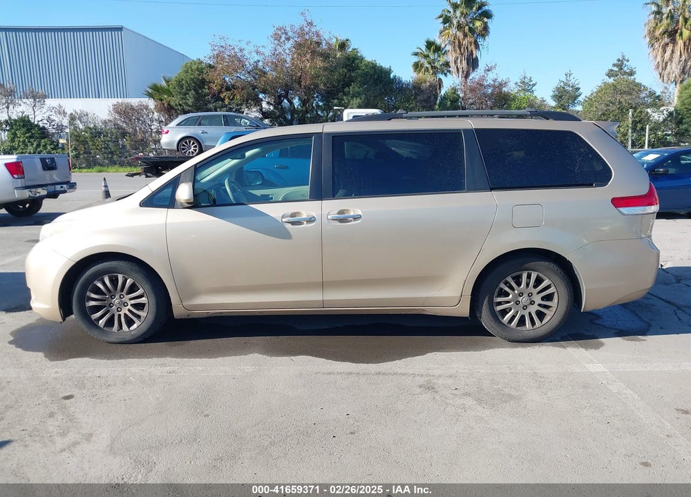 2011 TOYOTA SIENNA VIN: 5TDYK3DC4BS117034